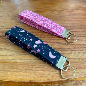 Two‎ Keychain Wristlet Fabric Key FOB Gift Heart Pink & Black